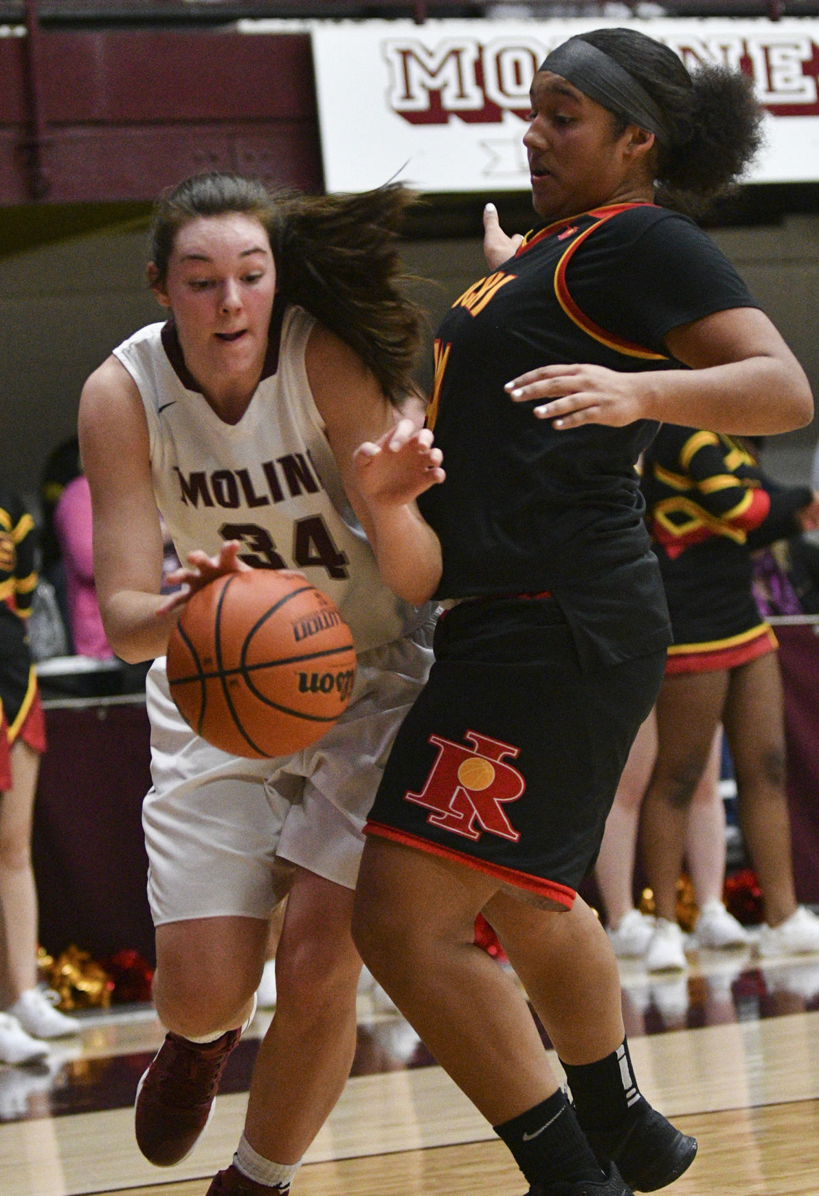 011818-ri-moline-hoops-022a.jpg